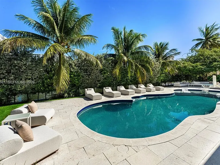 2801 Flamingo Dr — Photo 8