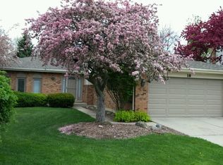 18 N Charles Ave, Naperville, IL