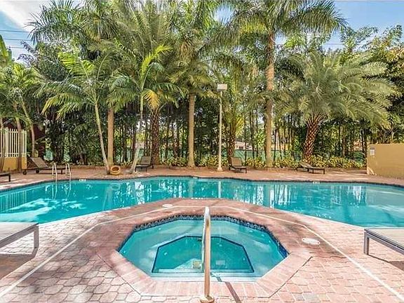 3rd image of 3500 Coral Way APT 401