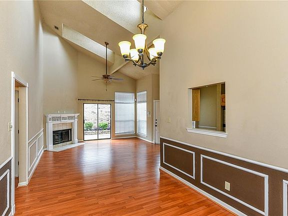 3rd image of 3009 Everest Dr
