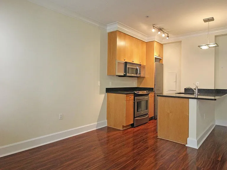 1121 24th St NW #302 — Photo 6
