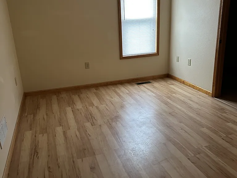 722 Lake Forest Dr #6 — Photo 3