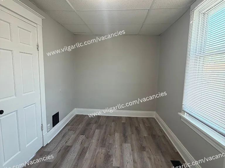 1007 Becker St — Photo 13