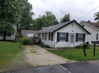 390 Dawnshire Dr, Chippewa Lake, OH 44215