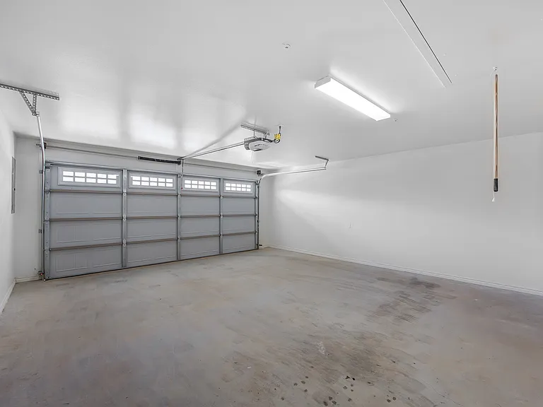 815 E Grande Blvd #R-102 — Photo 19