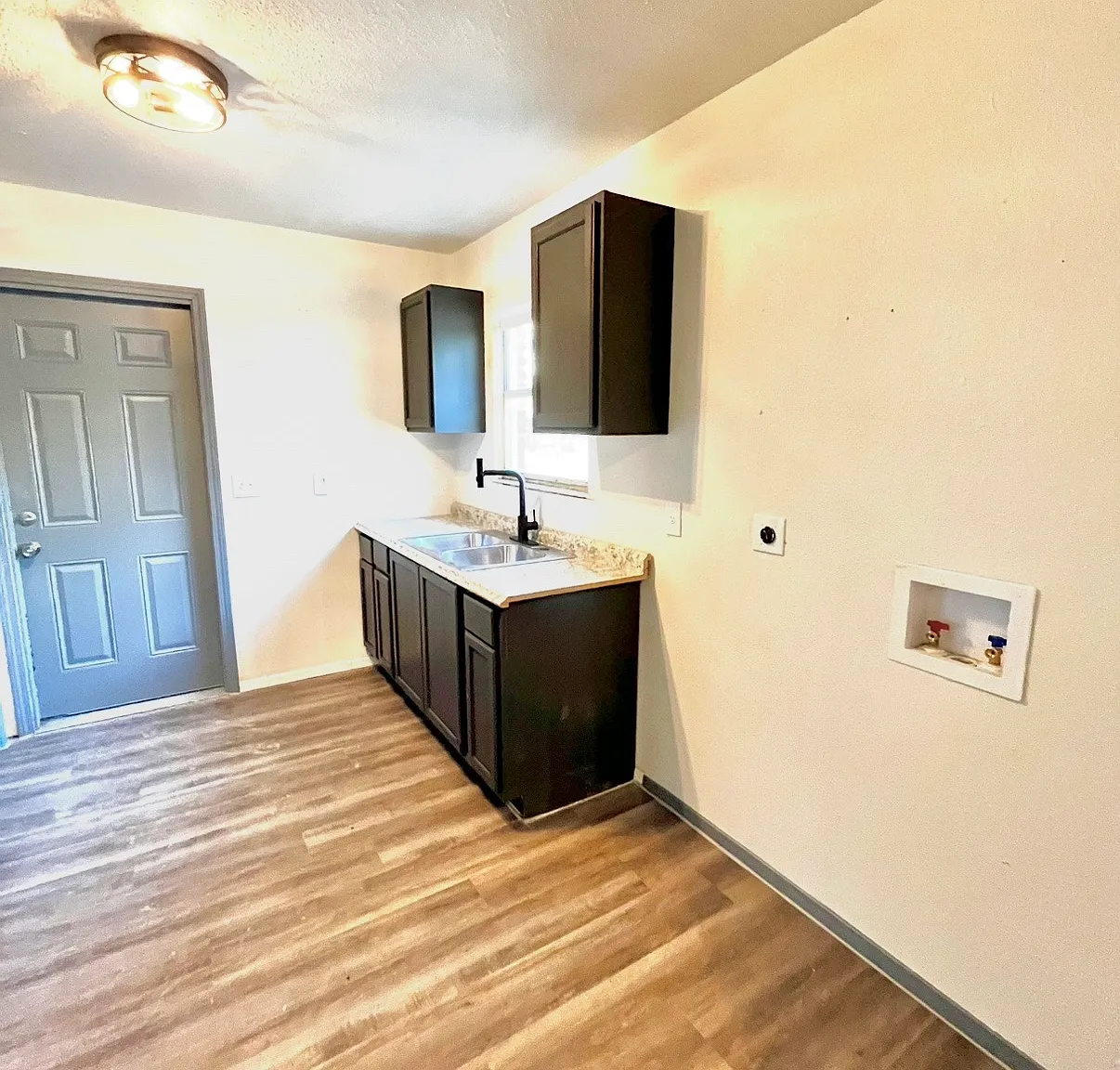 3 bed, 1100 sqft, $1,600 — Photo 4