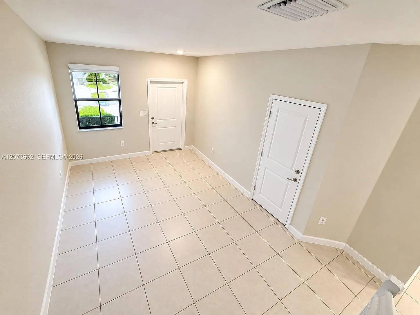 4 bed, 1820 sqft, $3,100 — Photo 2