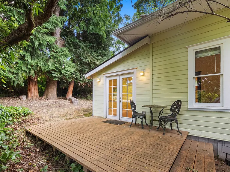 712 SW 3rd Pl — Photo 29