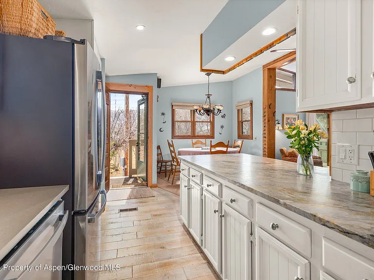 120 Tucker Ln — Photo 15