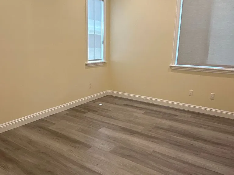 5552 Welland Ave — Photo 6