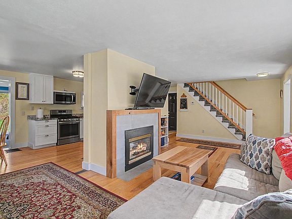 3rd image of 116 Woodbury Road