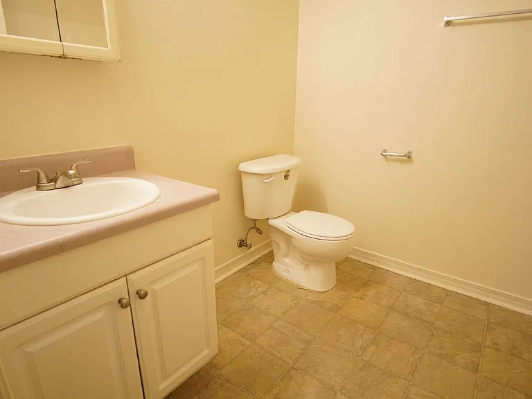 4121 Woodfin Cir — Photo 9
