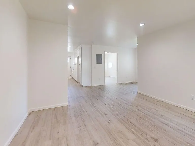 2bd/1ba Adu Apartment In Belmont Heights — Photo 9