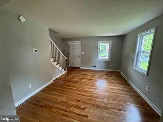 3 bed, 2.0 bath, 1280 sqft, $2,500 — Photo 3