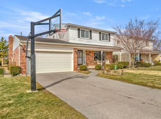 34281 Greentrees Rd, Sterling Heights, MI 48312