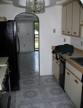 3rd image of 61 Bluestone Dr
