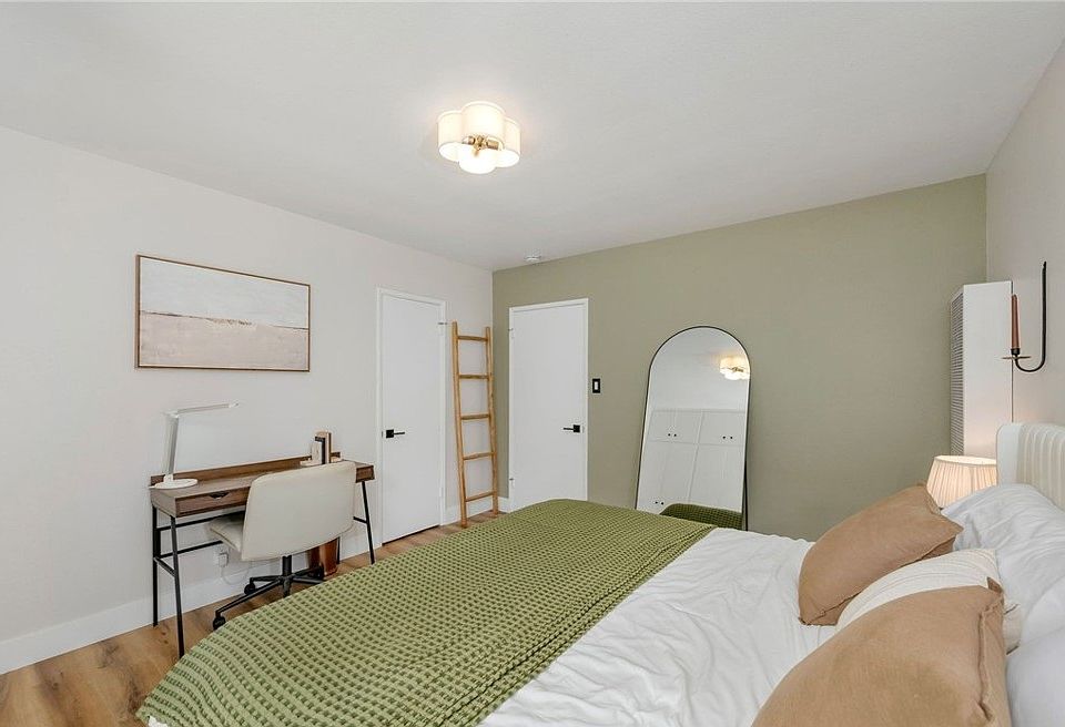 1st image of 217 Quincy Ave