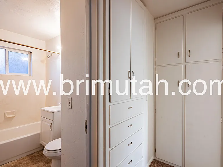 2241 E. Laney Ave. - E — Photo 8