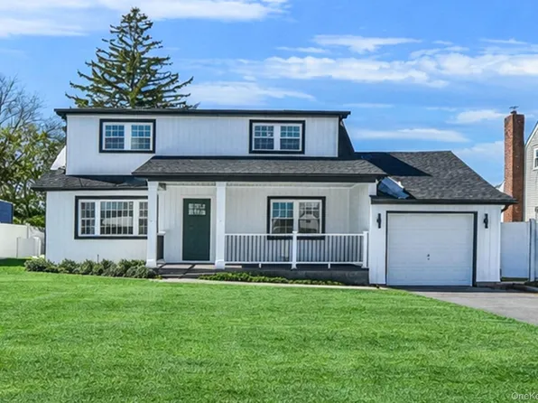 30 Jean Drive, North Babylon, NY 11703