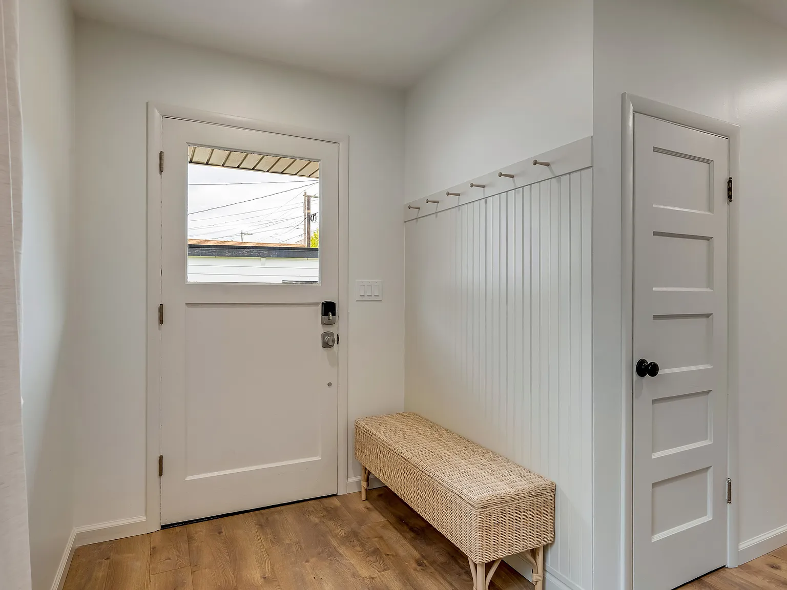 1513 Hoyt Ave — Photo 4