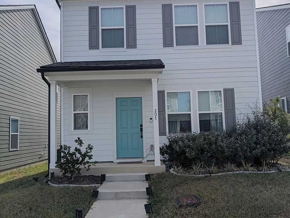 207 Oasis Dr