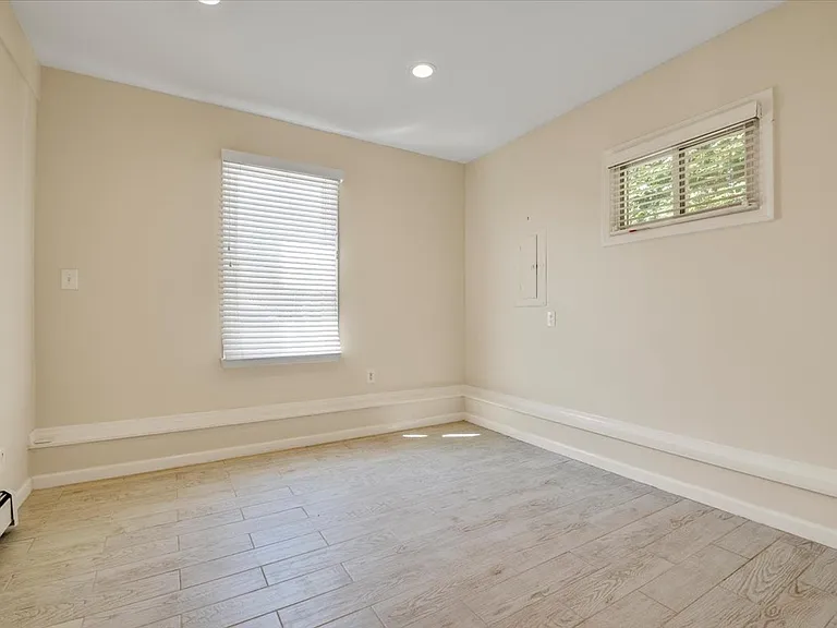 25 Gardners Ln — Photo 12