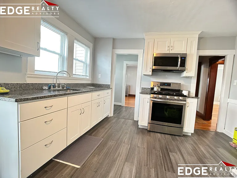 15 Laurel St #1 — Photo 1