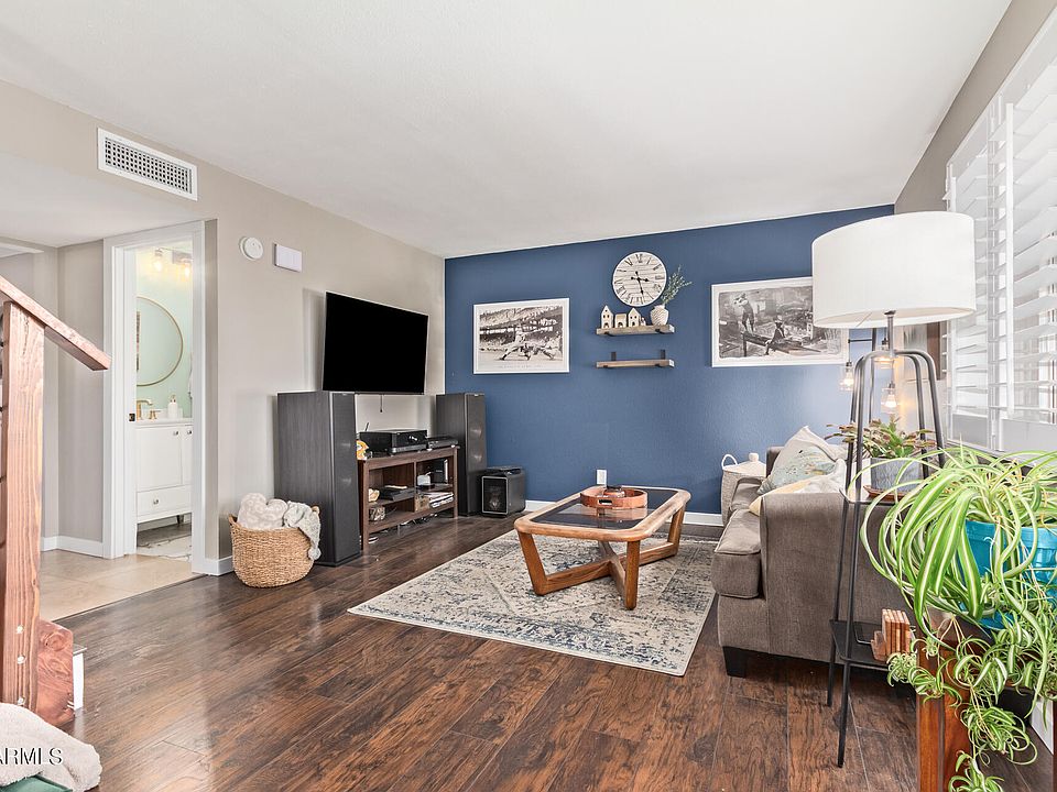 1st image of 2221 W FARMDALE Avenue #6