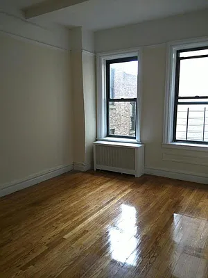 Rented by Roberto Guilbet, LREB | media 30