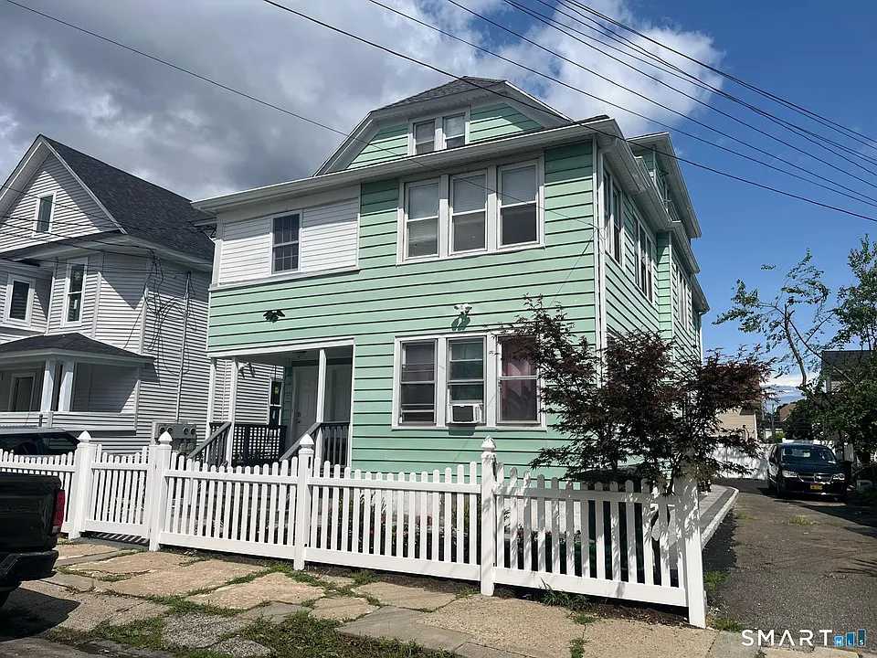 744 Park St #3