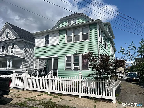 744 Park St Photo 1