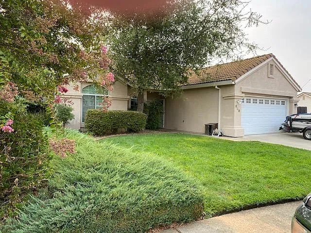 808 Pleasant Valley Dr photo 1