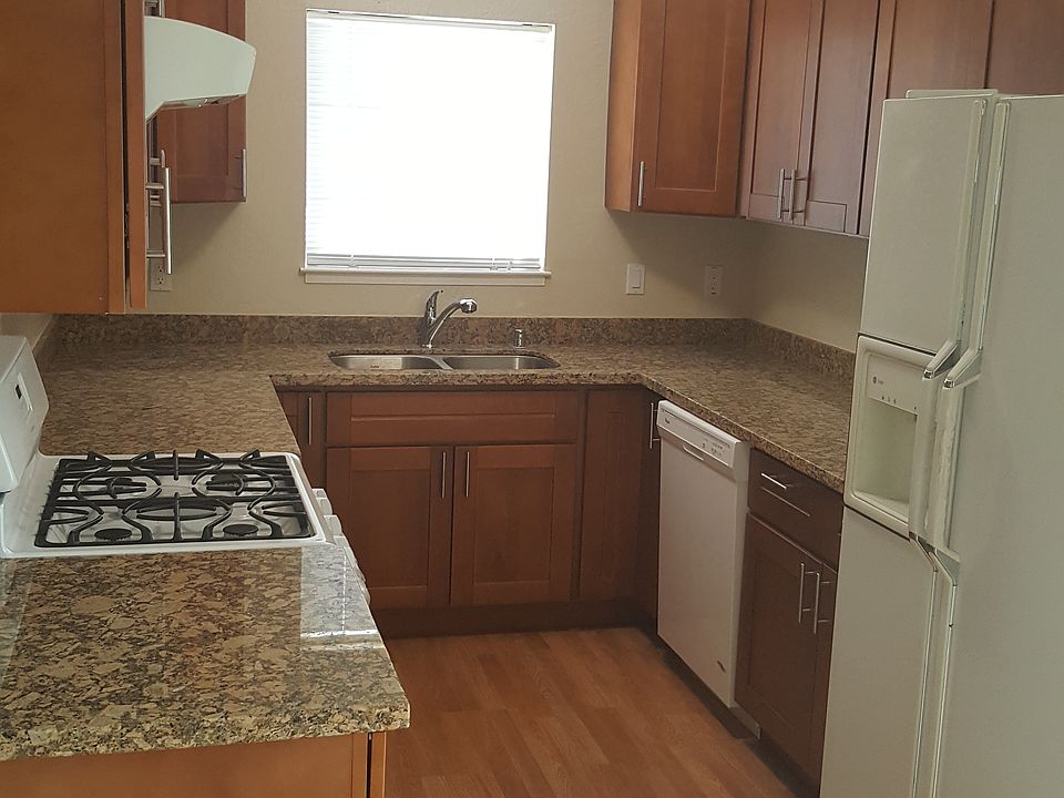 1st image of 120 Ifland Way