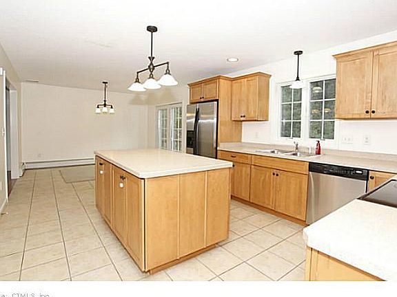 4th image of 100 Gloria Ave
