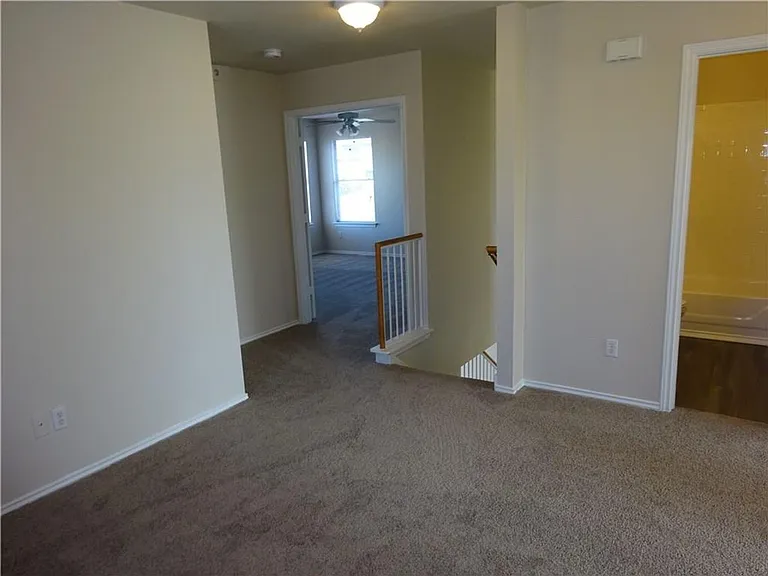 1016 Doras Dr — Photo 10