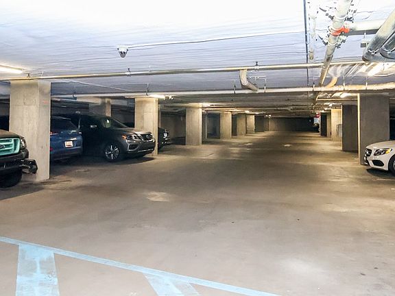 5th image of 514 Jackson Ave E Unit 316