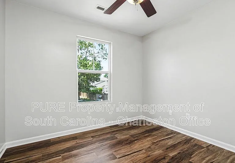 407 Greywood Ln — Photo 11