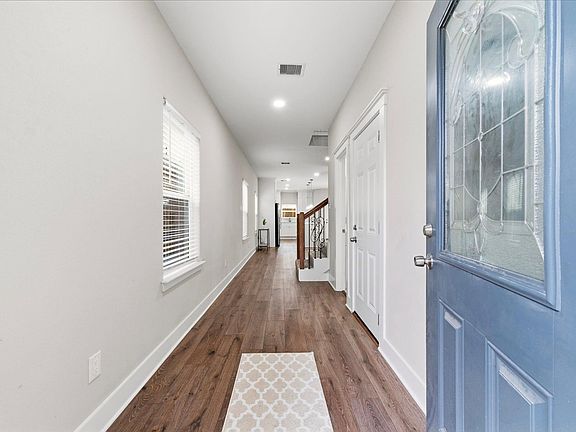 4th image of 5619 Bacher St