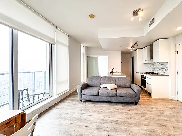 1283 Howe St #4003 — Photo 8