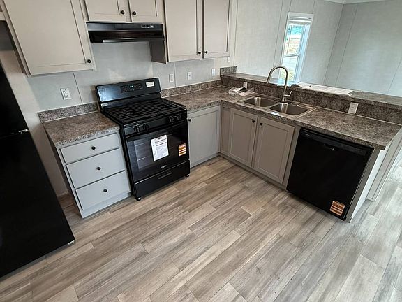 5th image of 1721 B St