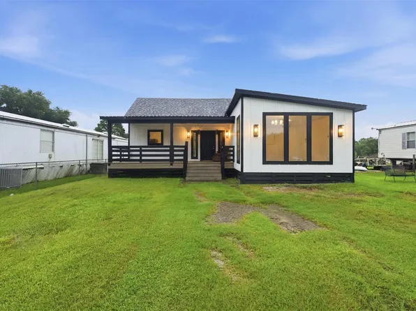 3209 Pennsylvania Rd, Fresno, TX 77545