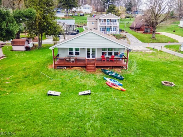 32685 Lakeside Dr, Hanoverton, OH 44423