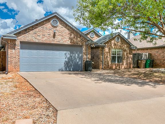 3rd image of 704 Penhurst Ct