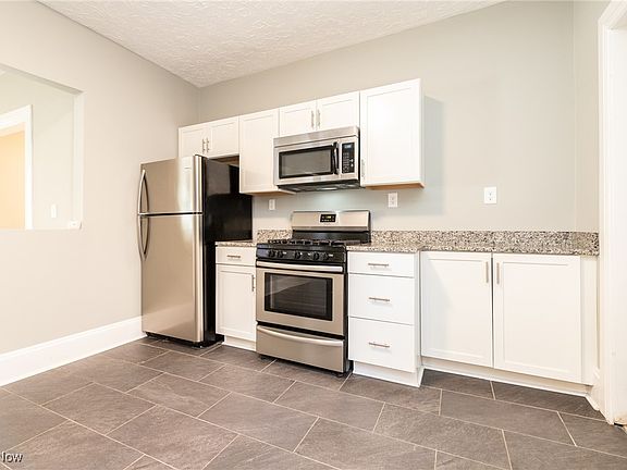4th image of 6812 Detroit Ave #2