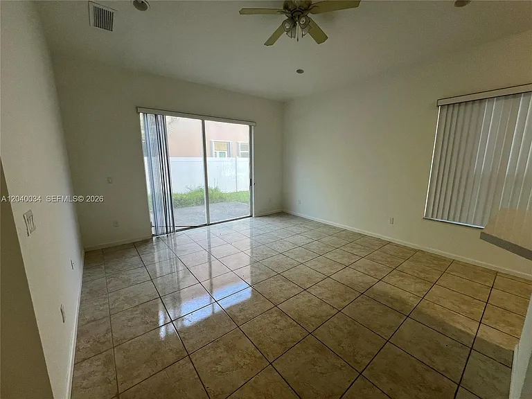 2217 NE 41st Ave — Photo 7