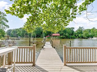 24611 Greenview Dr, Hollywood, MD 20636
