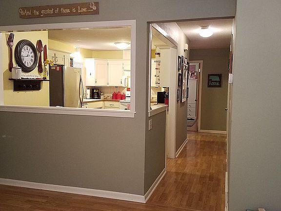 Hallway/Kitchen