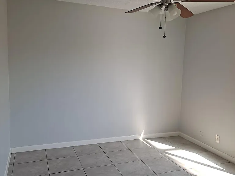 1765 Cedar Ave #10-B — Photo 6