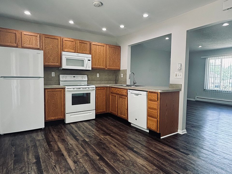 1st image of 74 Village Ct APT 4