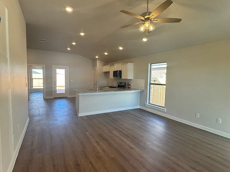6508 Lewisville Ln — Photo 2